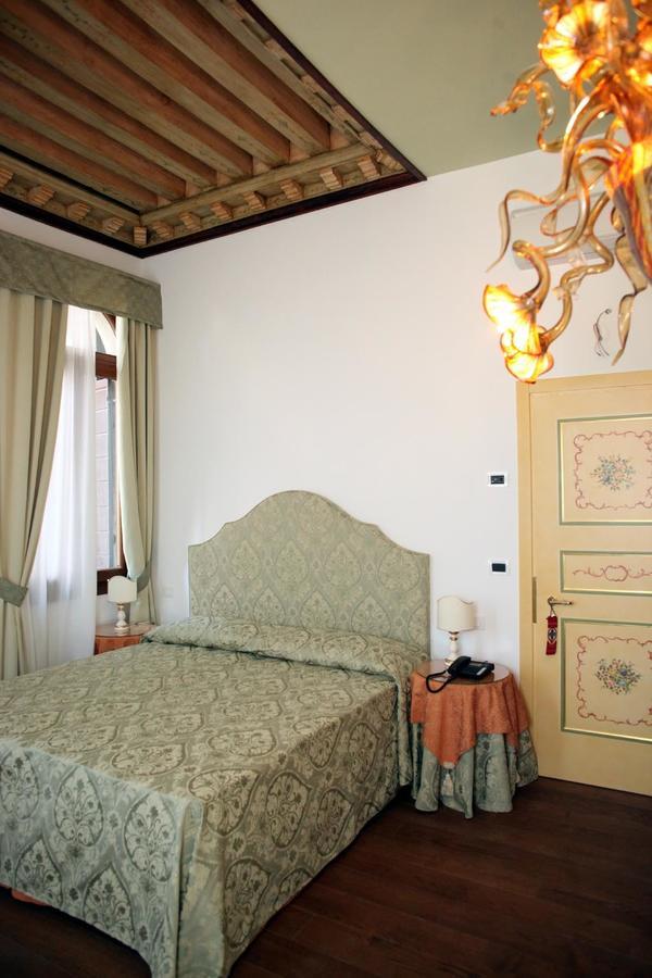 Ca' Dei Polo Hotel Venice Exterior photo